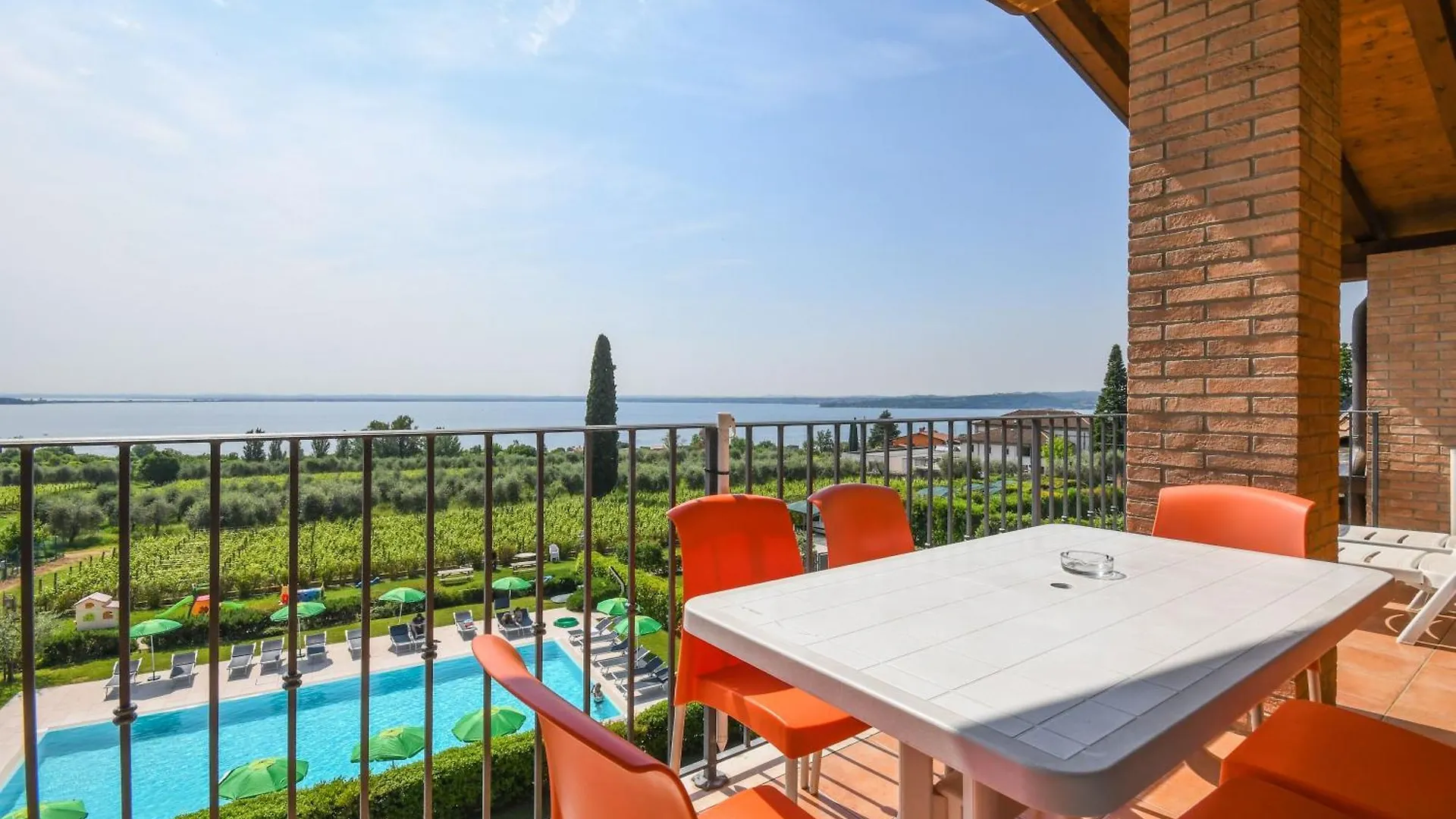 Appartamento Moniga del Garda 아파트