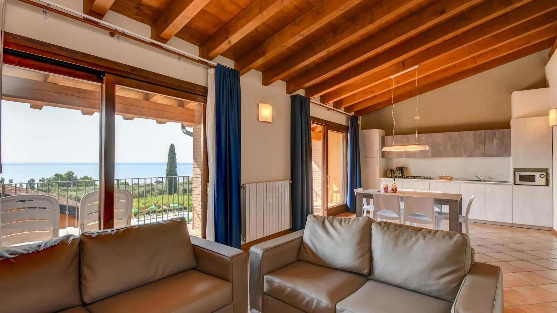 Appartamento Moniga del Garda 아파트